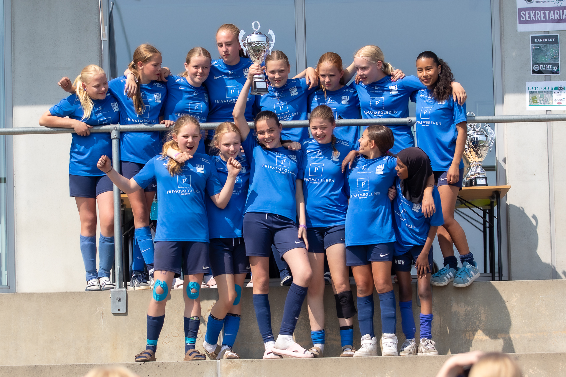 https://festival.flintfotball.no/wp-content/uploads/2025/07/J-DIv3-1.plass-Kjelsas-Flint-Fotballfestival-Pokalvinner-U13-16.jpg
